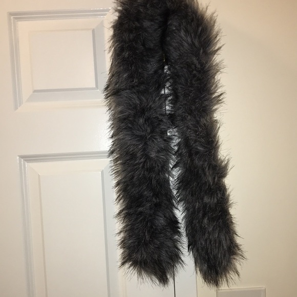 Vintage La Florentino Gray Cape with removable Faux Fox fur collar - Picture 6 of 6